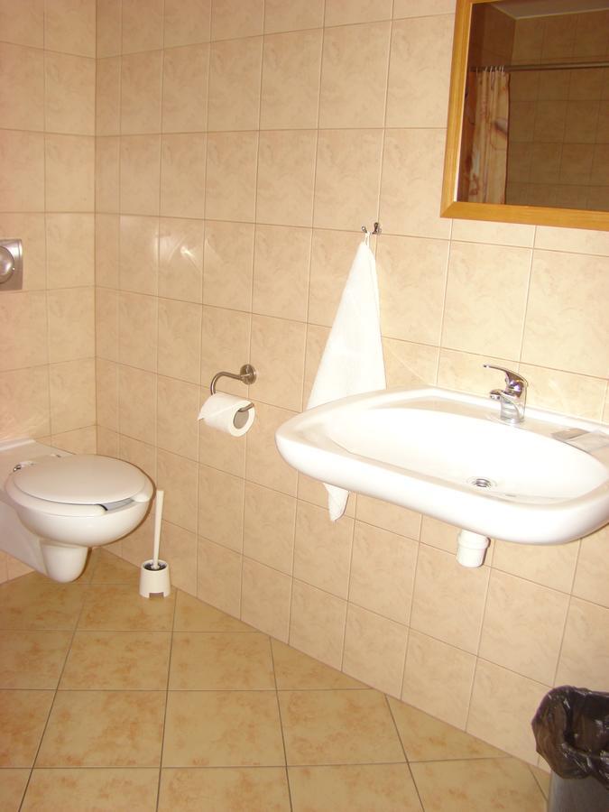 Hotel Pod Debem Chocianow ภายนอก รูปภาพ